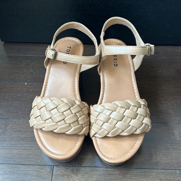 TORRID platform sandal - Picture 2 of 3